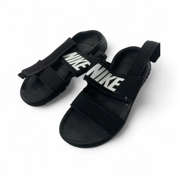 Nike women’s Black Sandals - Picture 2 of 4